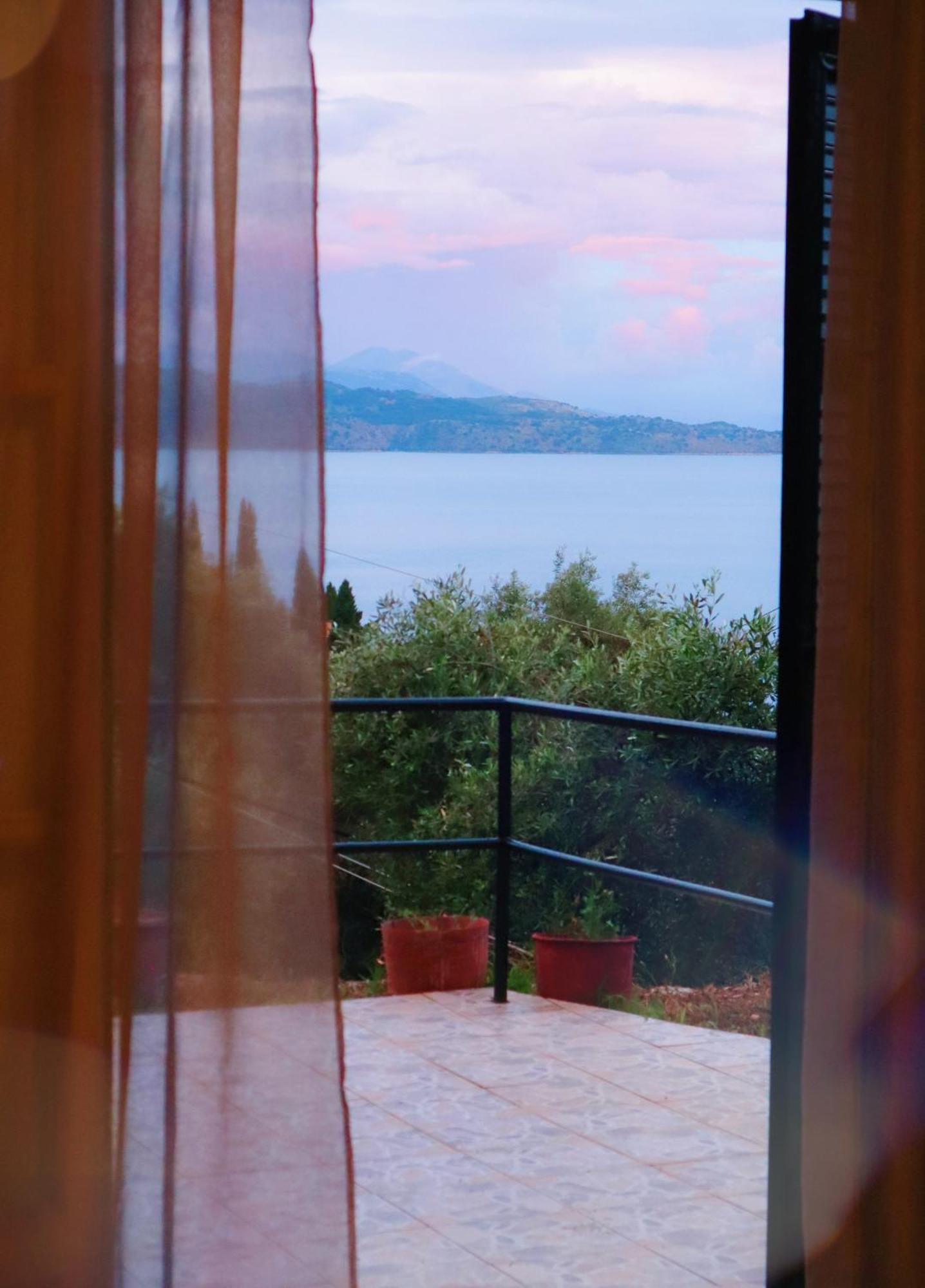 Kaminaki Seaview Apartments Katavolos ภายนอก รูปภาพ